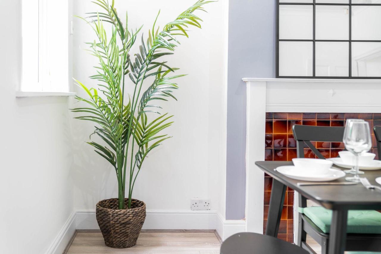 2 Bed House/Edgbaston/Families/Contractors/Parking Villa เบอร์มิงแฮม ภายนอก รูปภาพ